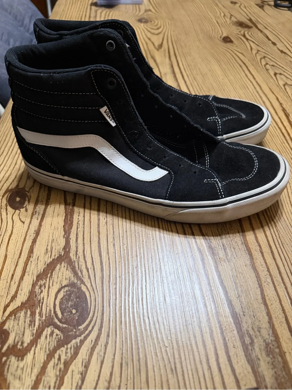 Vans Men's Sk8-Hi Classic Black/White High-Top Sneakers